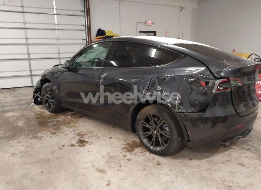 Photo 3 of 2025 Tesla Model Y LONG RANGE DUAL MOTOR ALL-WHEEL DRIVE (VIN 7SAYGDED3SF269554)