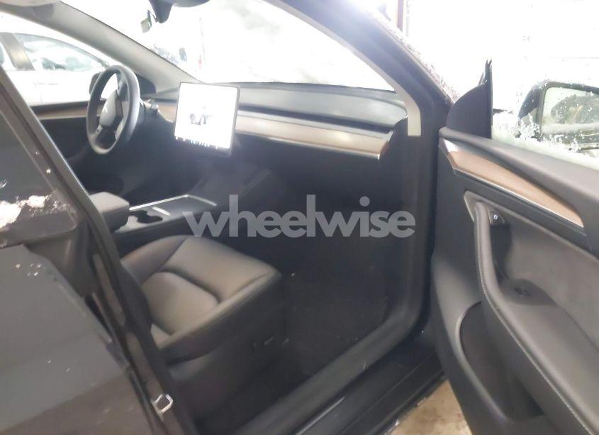 Photo 5 of 2025 Tesla Model Y LONG RANGE DUAL MOTOR ALL-WHEEL DRIVE (VIN 7SAYGDED3SF269554)