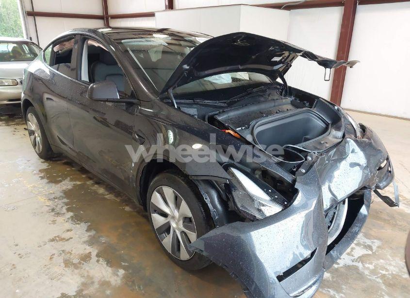 2024 Tesla Model Y LONG RANGE DUAL MOTOR ALL-WHEEL DRIVE/RWD (VIN 7SAYGDED4RF072600) main photo