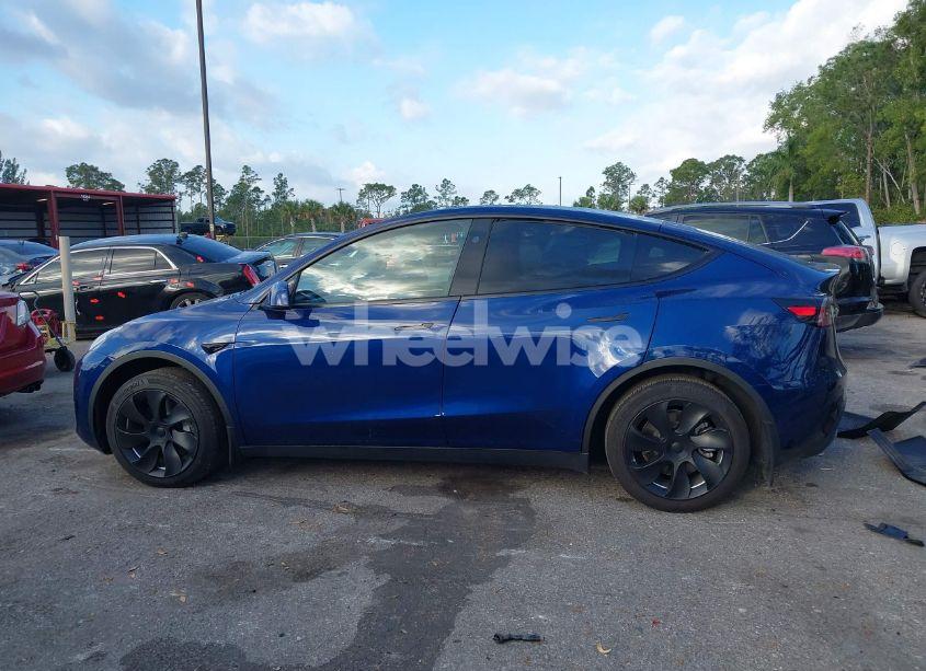 Photo 14 of 2024 Tesla Model Y LONG RANGE DUAL MOTOR ALL-WHEEL DRIVE/RWD (VIN 7SAYGDED5RF015208)