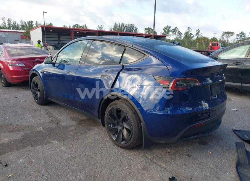 Photo 3 of 2024 Tesla Model Y LONG RANGE DUAL MOTOR ALL-WHEEL DRIVE/RWD (VIN 7SAYGDED5RF015208)