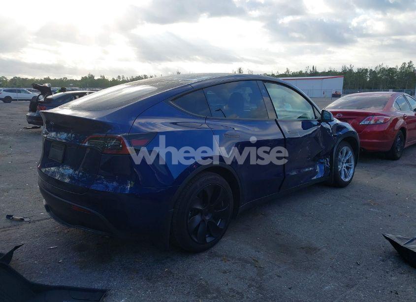 Photo 4 of 2024 Tesla Model Y LONG RANGE DUAL MOTOR ALL-WHEEL DRIVE/RWD (VIN 7SAYGDED5RF015208)