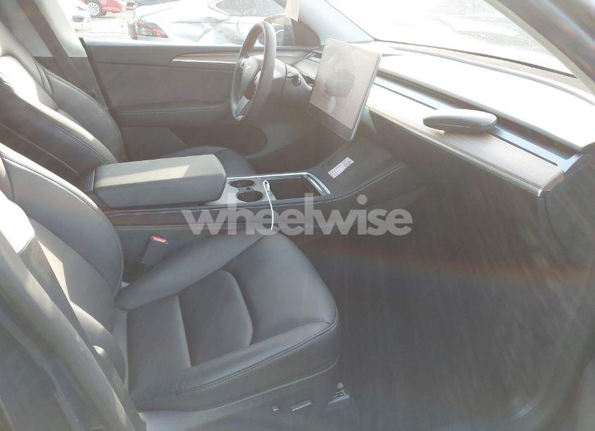 Photo 5 of 2024 Tesla Model Y LONG RANGE DUAL MOTOR ALL-WHEEL DRIVE/RWD (VIN 7SAYGDED5RF015208)