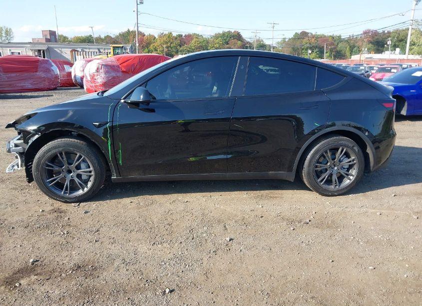 Photo 14 of 2024 Tesla Model Y LONG RANGE DUAL MOTOR ALL-WHEEL DRIVE/RWD (VIN 7SAYGDED5RF130214)