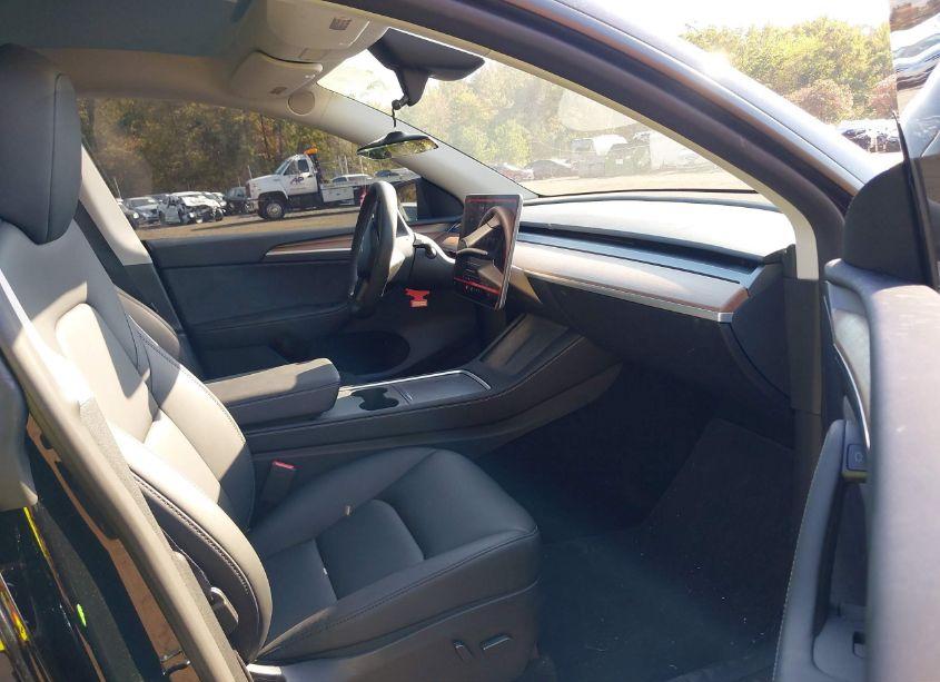 Photo 5 of 2024 Tesla Model Y LONG RANGE DUAL MOTOR ALL-WHEEL DRIVE/RWD (VIN 7SAYGDED5RF130214)