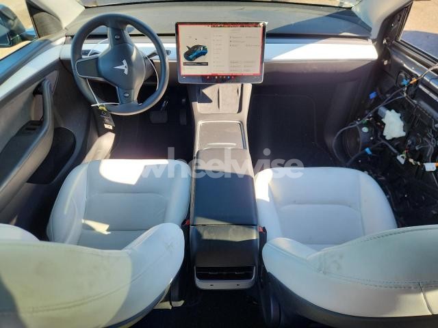 Photo 2 of 2024 TESLA MODEL Y (VIN 7SAYGDED5RF179011)