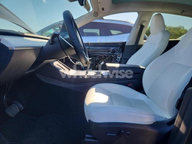Photo 9 of 2024 TESLA MODEL Y (VIN 7SAYGDED5RF179011)