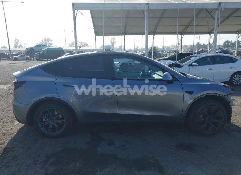 Photo 13 of 2024 Tesla Model Y LONG RANGE DUAL MOTOR ALL-WHEEL DRIVE/RWD (VIN 7SAYGDED5RF193622)