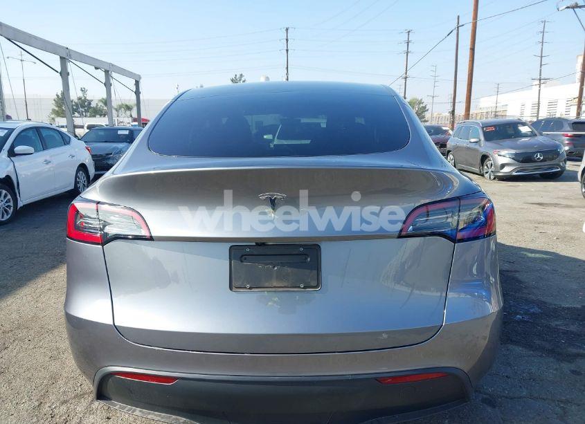 Photo 16 of 2024 Tesla Model Y LONG RANGE DUAL MOTOR ALL-WHEEL DRIVE/RWD (VIN 7SAYGDED5RF193622)