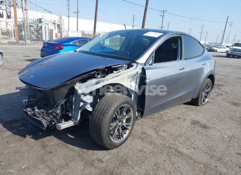 Photo 2 of 2024 Tesla Model Y LONG RANGE DUAL MOTOR ALL-WHEEL DRIVE/RWD (VIN 7SAYGDED5RF193622)
