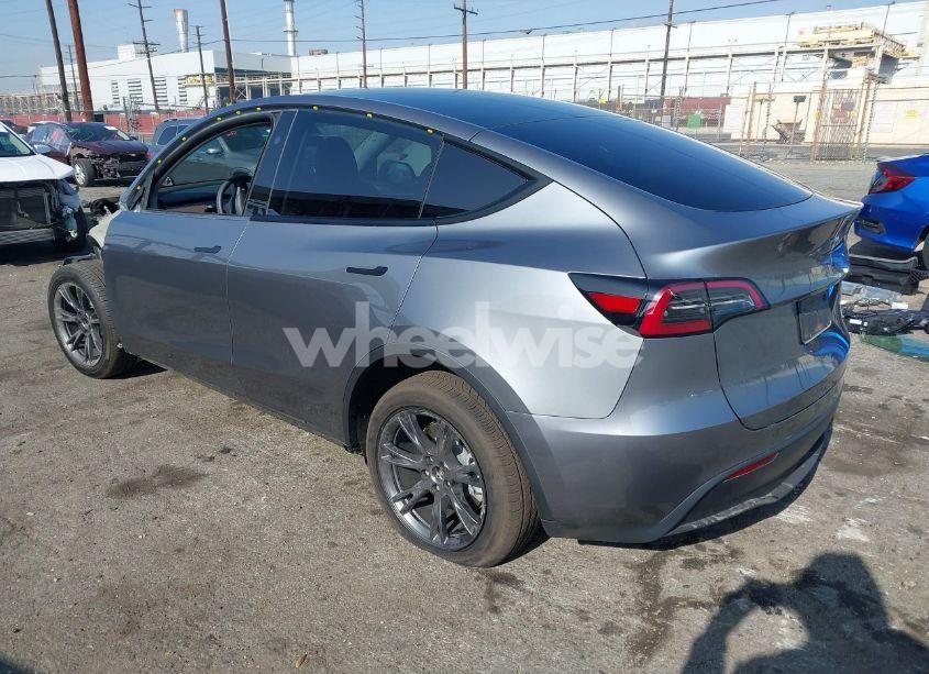 Photo 3 of 2024 Tesla Model Y LONG RANGE DUAL MOTOR ALL-WHEEL DRIVE/RWD (VIN 7SAYGDED5RF193622)