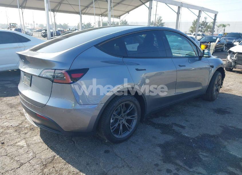 Photo 4 of 2024 Tesla Model Y LONG RANGE DUAL MOTOR ALL-WHEEL DRIVE/RWD (VIN 7SAYGDED5RF193622)