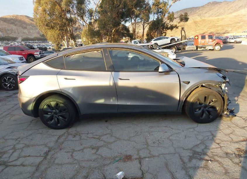 Photo 12 of 2024 Tesla Model Y (VIN 7SAYGDED5RF194821)
