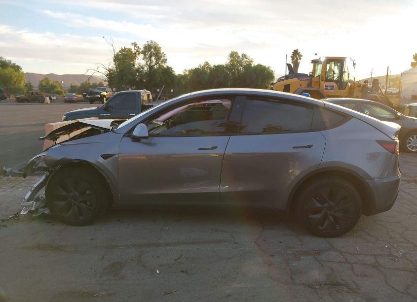 Photo 13 of 2024 Tesla Model Y (VIN 7SAYGDED5RF194821)