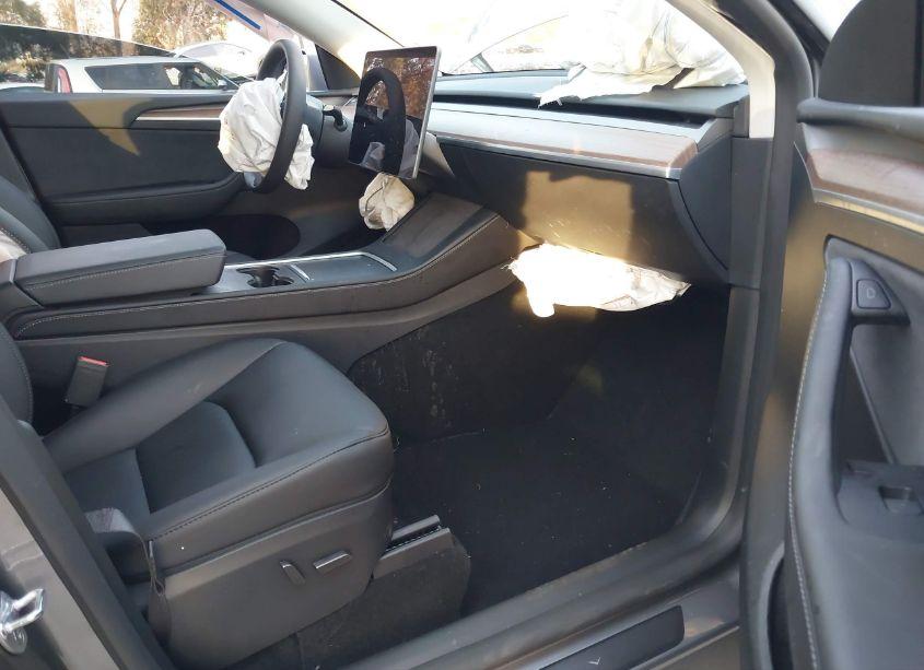 Photo 5 of 2024 Tesla Model Y (VIN 7SAYGDED5RF194821)