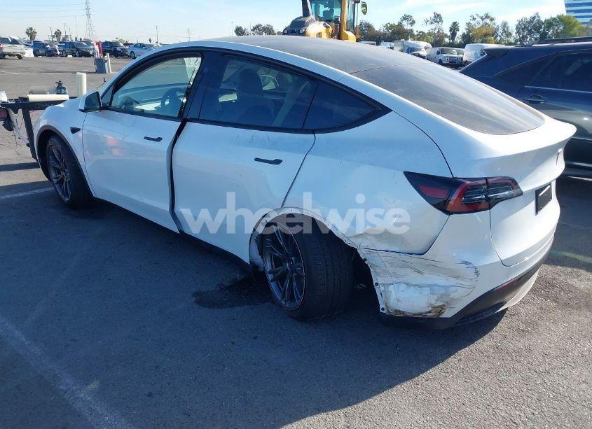 Photo 3 of 2025 Tesla Model Y (VIN 7SAYGDED5SF235499)