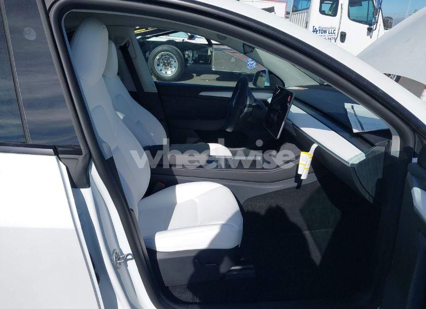 Photo 5 of 2025 Tesla Model Y (VIN 7SAYGDED5SF235499)