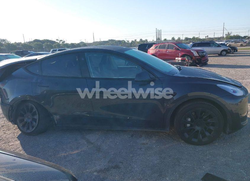 Photo 13 of 2024 Tesla Model Y (VIN 7SAYGDED6RF009594)