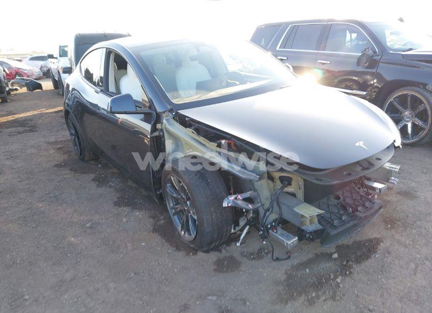 2024 Tesla Model Y LONG RANGE DUAL MOTOR ALL-WHEEL DRIVE/RWD (VIN 7SAYGDED6RF103670) main photo