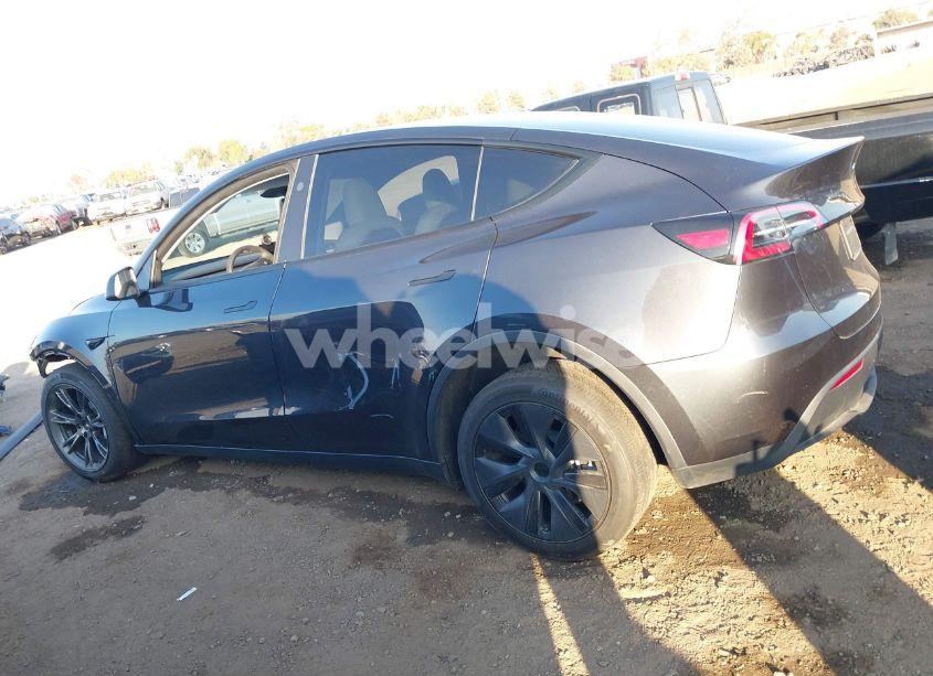 Photo 15 of 2024 Tesla Model Y LONG RANGE DUAL MOTOR ALL-WHEEL DRIVE/RWD (VIN 7SAYGDED6RF103670)