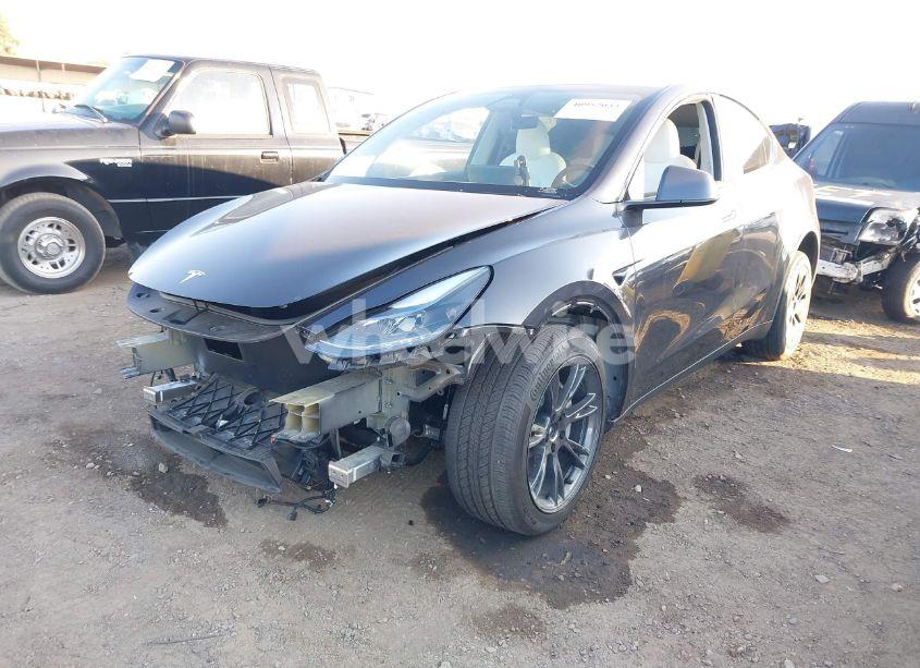 Photo 2 of 2024 Tesla Model Y LONG RANGE DUAL MOTOR ALL-WHEEL DRIVE/RWD (VIN 7SAYGDED6RF103670)