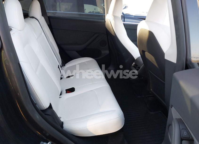 Photo 8 of 2024 Tesla Model Y LONG RANGE DUAL MOTOR ALL-WHEEL DRIVE/RWD (VIN 7SAYGDED6RF103670)