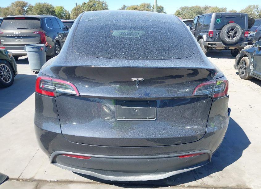 Photo 17 of 2024 Tesla Model Y LONG RANGE DUAL MOTOR ALL-WHEEL DRIVE/RWD (VIN 7SAYGDED6RF158281)