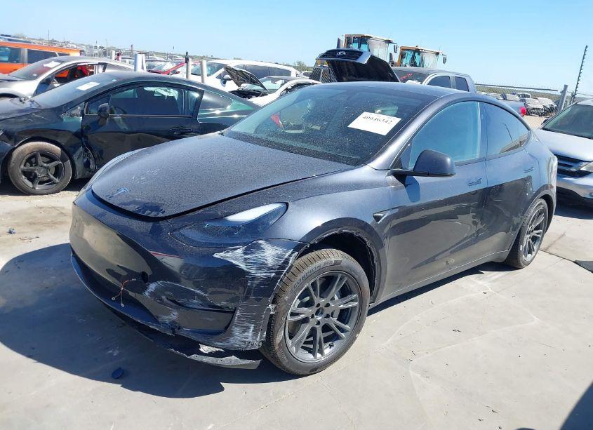 Photo 2 of 2024 Tesla Model Y LONG RANGE DUAL MOTOR ALL-WHEEL DRIVE/RWD (VIN 7SAYGDED6RF158281)