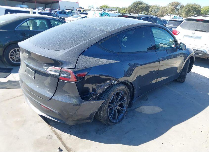 Photo 4 of 2024 Tesla Model Y LONG RANGE DUAL MOTOR ALL-WHEEL DRIVE/RWD (VIN 7SAYGDED6RF158281)