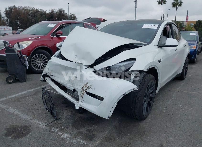 Photo 2 of 2024 Tesla Model Y (VIN 7SAYGDED6RF166543)
