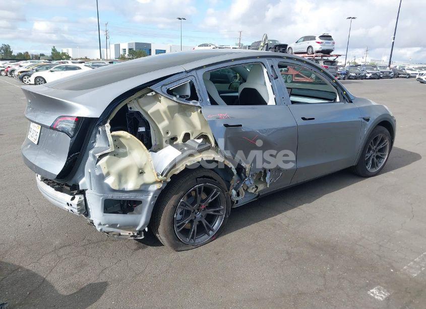 Photo 4 of 2024 Tesla Model Y LONG RANGE DUAL MOTOR ALL-WHEEL DRIVE/RWD (VIN 7SAYGDED7RF197638)