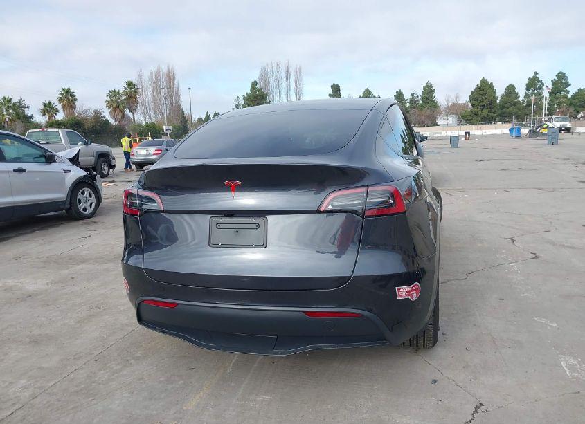 Photo 17 of 2024 Tesla Model Y LONG RANGE DUAL MOTOR ALL-WHEEL DRIVE/RWD (VIN 7SAYGDED7RF199907)