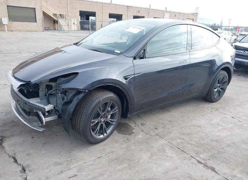 Photo 2 of 2024 Tesla Model Y LONG RANGE DUAL MOTOR ALL-WHEEL DRIVE/RWD (VIN 7SAYGDED7RF199907)
