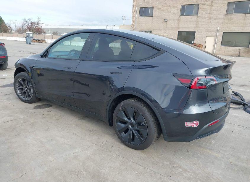 Photo 3 of 2024 Tesla Model Y LONG RANGE DUAL MOTOR ALL-WHEEL DRIVE/RWD (VIN 7SAYGDED7RF199907)