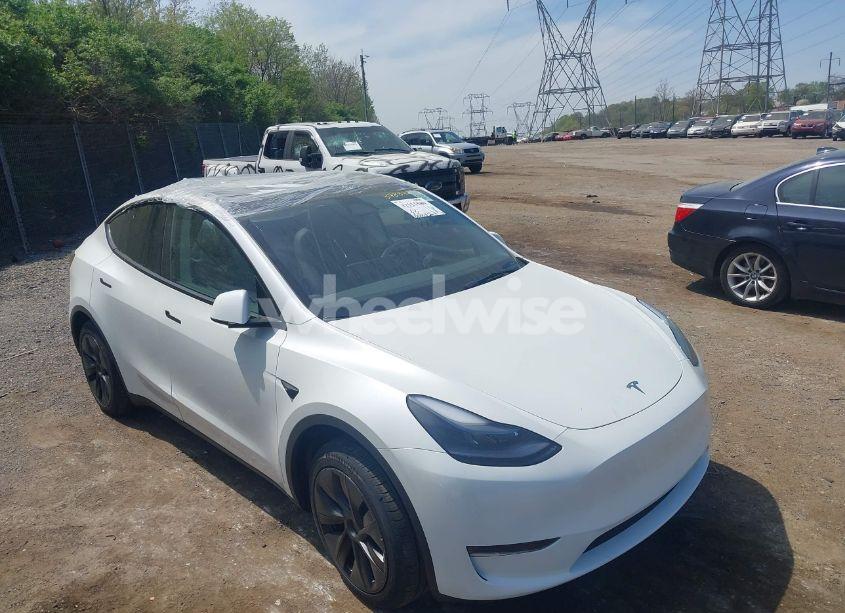 Photo 6 of 2025 Tesla Model Y LONG RANGE DUAL MOTOR ALL-WHEEL DRIVE (VIN 7SAYGDED7SA378872)