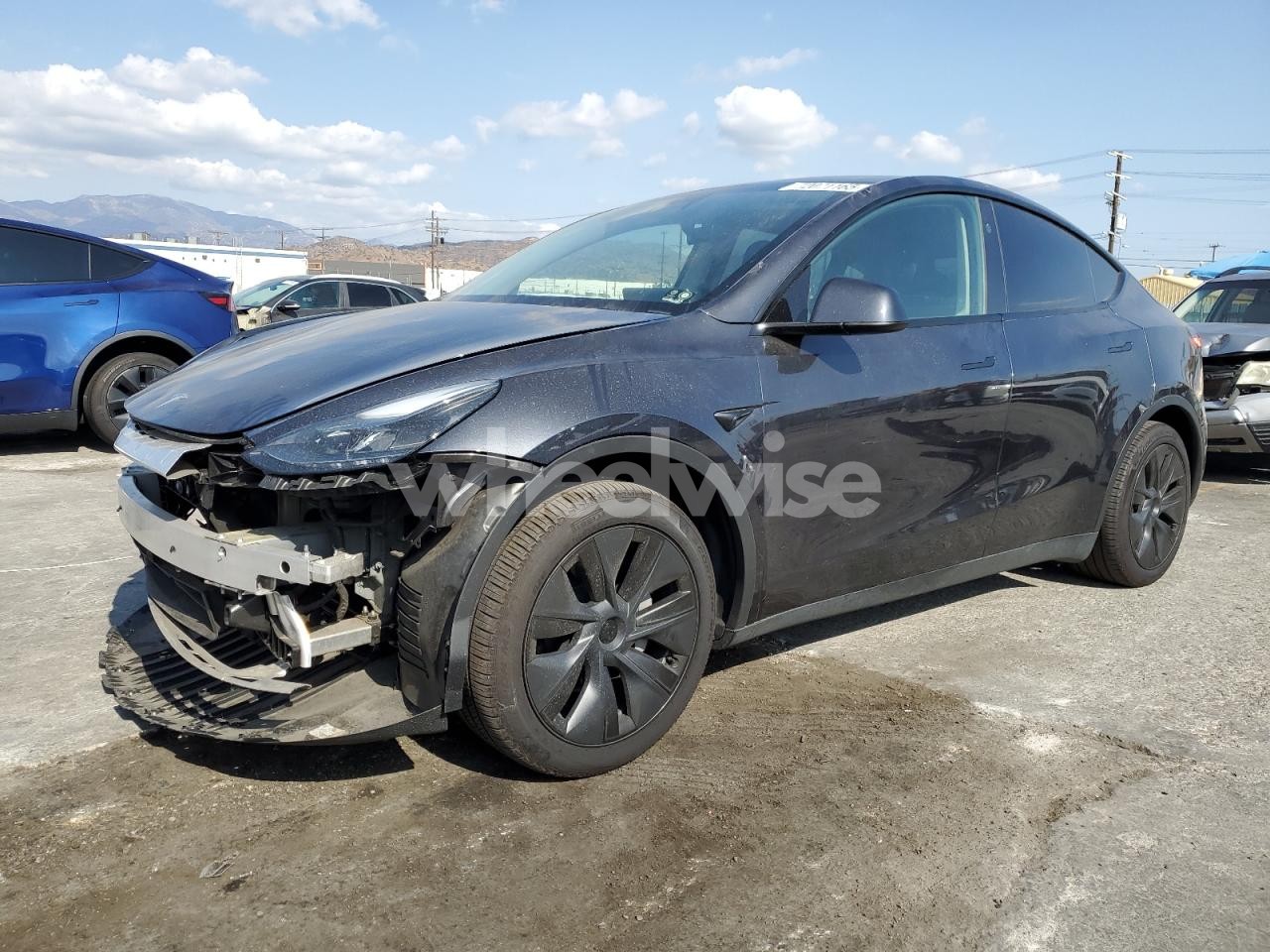 2025 TESLA MODEL Y (VIN 7SAYGDED7SF218400) main photo