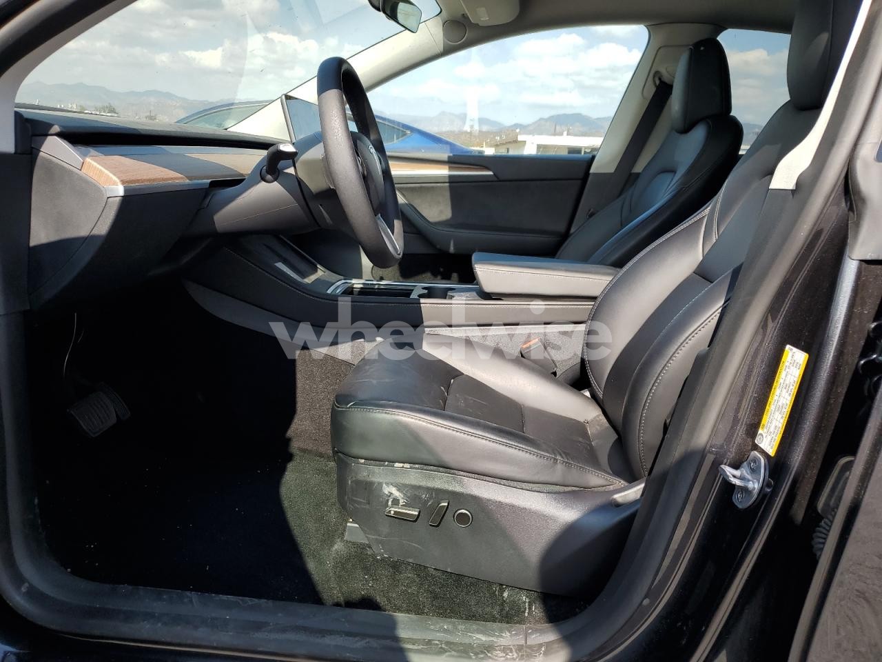 Photo 7 of 2025 TESLA MODEL Y (VIN 7SAYGDED7SF218400)