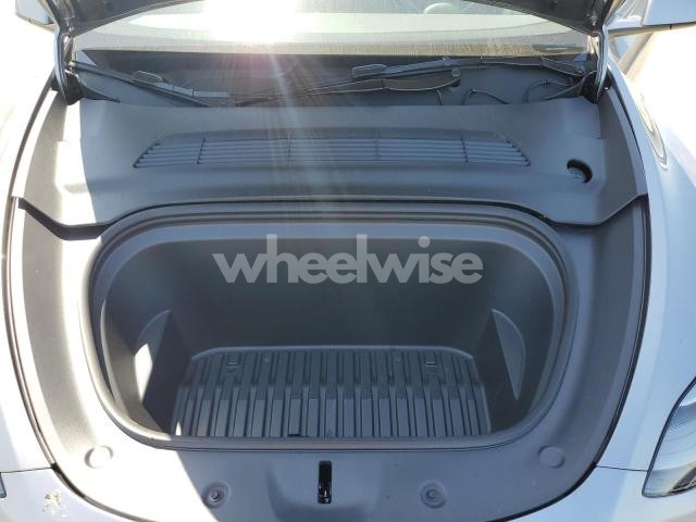 Photo 2 of 2025 TESLA MODEL Y (VIN 7SAYGDED7SF319632)