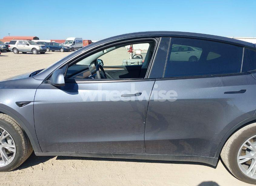 Photo 13 of 2023 Tesla Model Y RWD (VIN 7SAYGDED8PF944970)