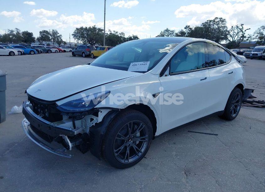 Photo 2 of 2024 Tesla Model Y LONG RANGE DUAL MOTOR ALL-WHEEL DRIVE/RWD (VIN 7SAYGDED8RF161425)