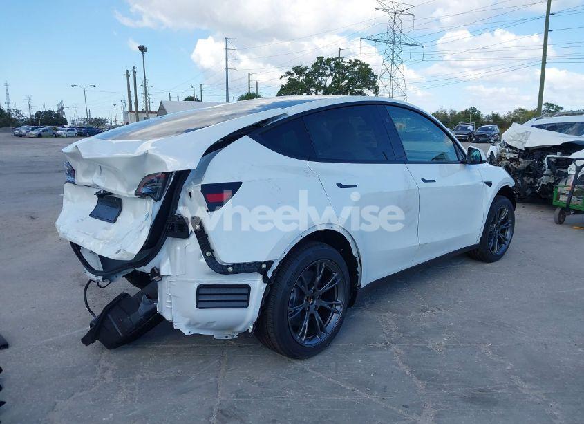 Photo 4 of 2024 Tesla Model Y LONG RANGE DUAL MOTOR ALL-WHEEL DRIVE/RWD (VIN 7SAYGDED8RF161425)