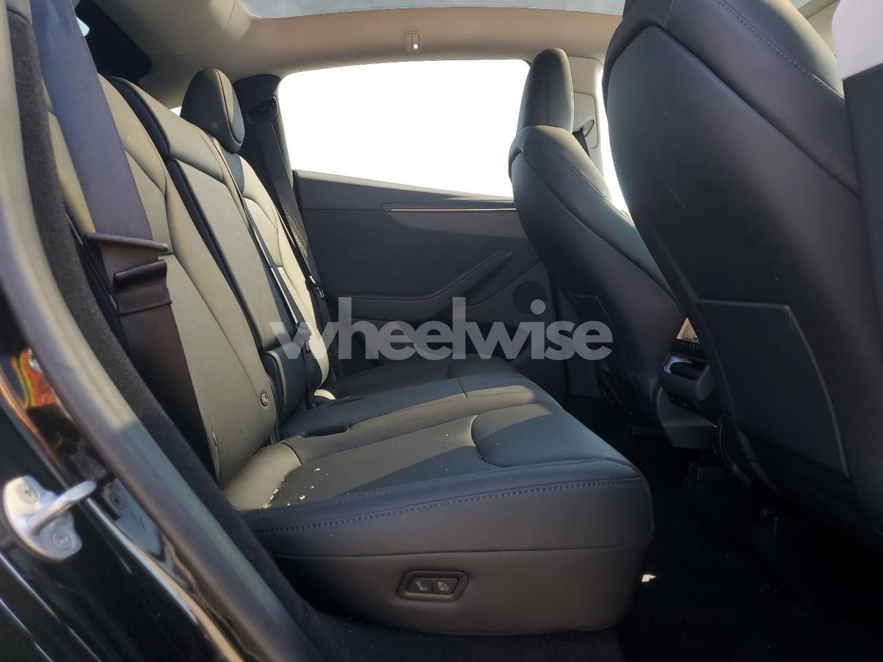 Photo 10 of 2026 TESLA MODEL Y (VIN 7SAYGDED8TF383535)