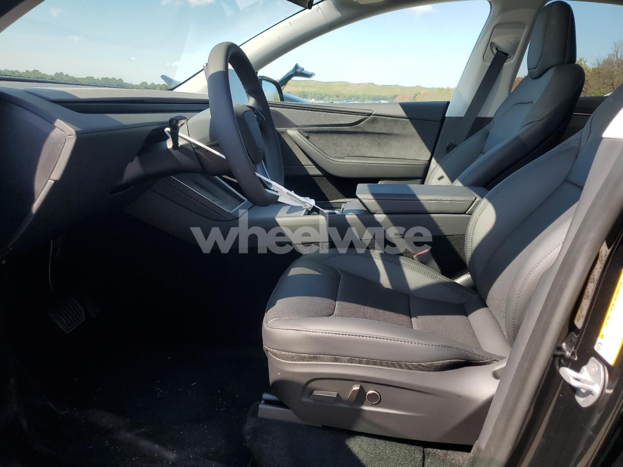 Photo 7 of 2026 TESLA MODEL Y (VIN 7SAYGDED8TF383535)