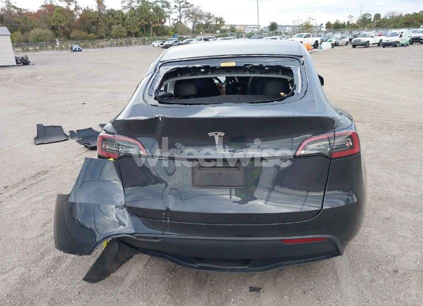 Photo 16 of 2024 Tesla Model Y LONG RANGE DUAL MOTOR ALL-WHEEL DRIVE/RWD (VIN 7SAYGDED9RF040080)