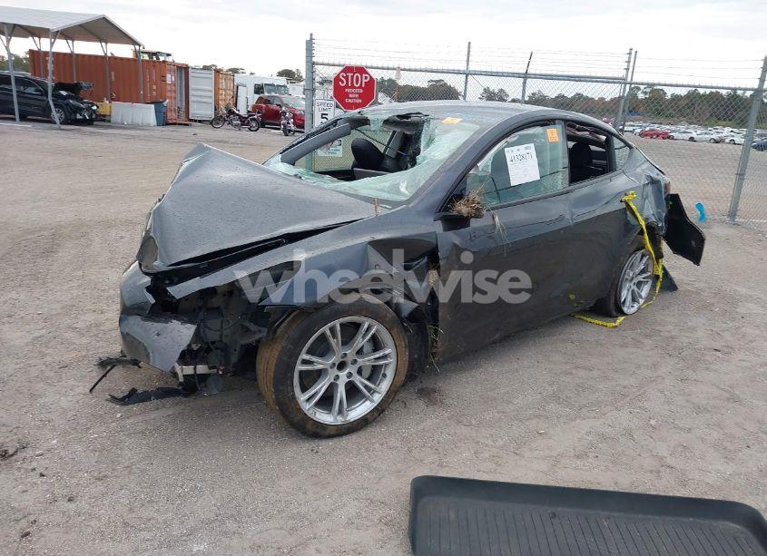 Photo 2 of 2024 Tesla Model Y LONG RANGE DUAL MOTOR ALL-WHEEL DRIVE/RWD (VIN 7SAYGDED9RF040080)