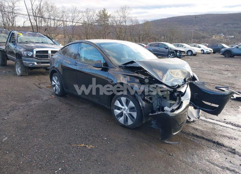 2024 Tesla Model Y LONG RANGE DUAL MOTOR ALL-WHEEL DRIVE/RWD (VIN 7SAYGDED9RF055789) main photo