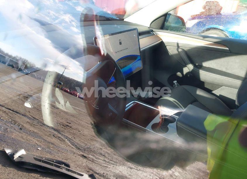 Photo 13 of 2024 Tesla Model Y LONG RANGE DUAL MOTOR ALL-WHEEL DRIVE/RWD (VIN 7SAYGDED9RF055789)