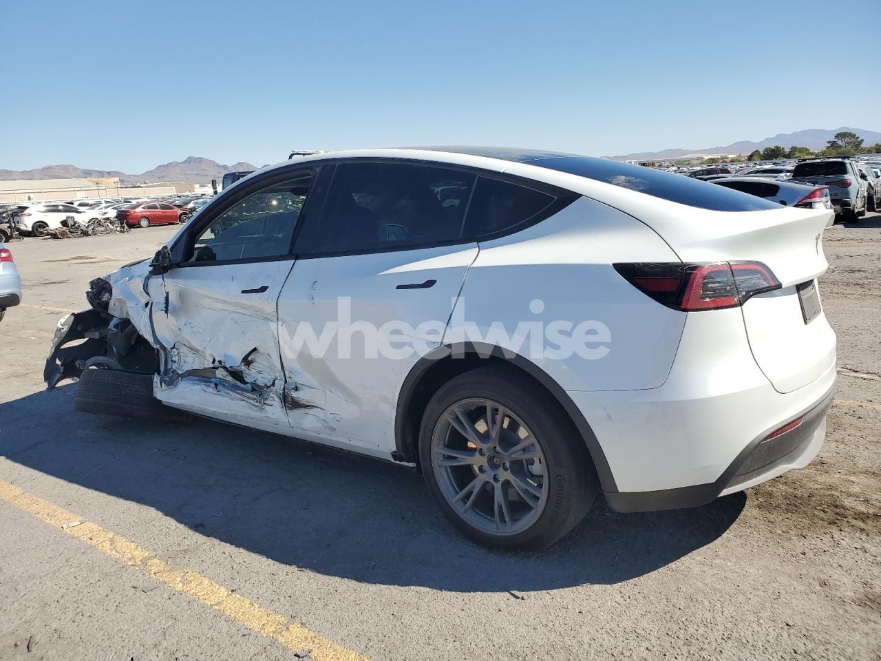 Photo 2 of 2025 TESLA MODEL Y (VIN 7SAYGDED9SF241533)