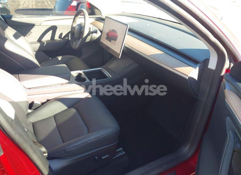 Photo 5 of 2024 Tesla Model Y LONG RANGE DUAL MOTOR ALL-WHEEL DRIVE/RWD (VIN 7SAYGDEDXRA308969)