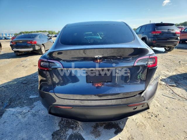 2024 TESLA MODEL Y (VIN 7SAYGDEDXRA328221) main photo